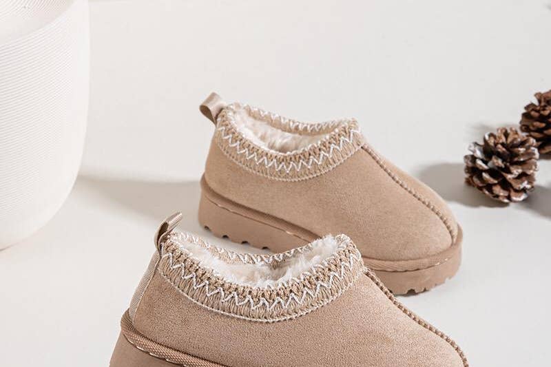 WHOLESALE KIDS EMBROIDERED FLUFFY FAUX FUR PLATFORM SLIPPERS 25/30