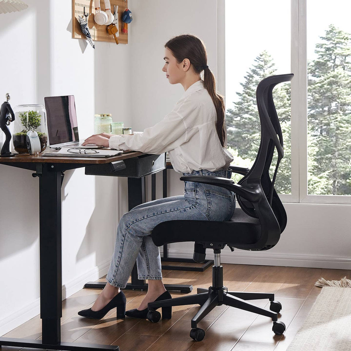 Wholesale Ergonomic Mesh Computer Chair – Breathable & Adjustable Office Chair
